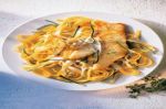Linguine mit Zucchini und Heilbutt - fr eine Person