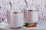 Erdbeer Chili Lassi mit Minze - Zutaten fr 4 Personen (ca. 1 Liter)