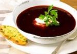 Rote Beete Suppe  - mit karamellisierten Baguettescheiben